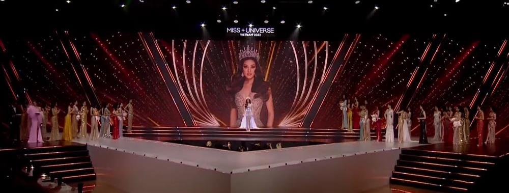Khánh Vân final walk với bộ đầm gần giống khi đăng quang Hoa hậu năm 2019-1