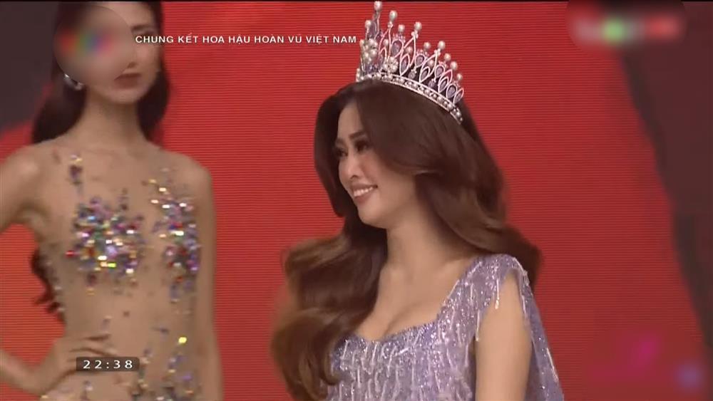 Khánh Vân final walk với bộ đầm gần giống khi đăng quang Hoa hậu năm 2019-2