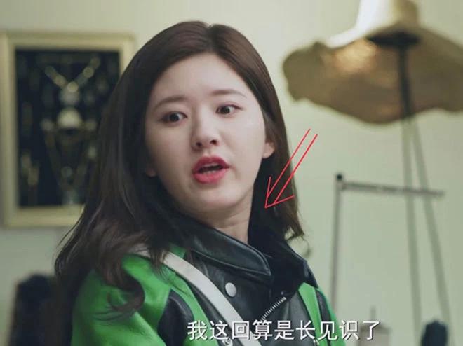 Thánh nữ xuyên không Triệu Lộ Tư gầy trơ xương ngực-4