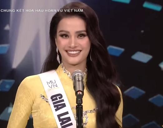Top 16 Miss Universe Vietnam 2022 thi thuyết trình lắp bắp tiếng Anh, netizen chê lạc đề-3