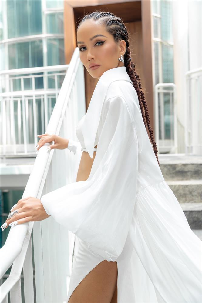 Phạm Hương còn ráo riết chúc mừng Ngọc Châu, Á hậu Thúy Vân không động tĩnh-6