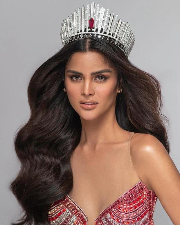 Body xịn hơn gái thẳng của Tân Hoa hậu chuyển giới Quốc tế 2022-2