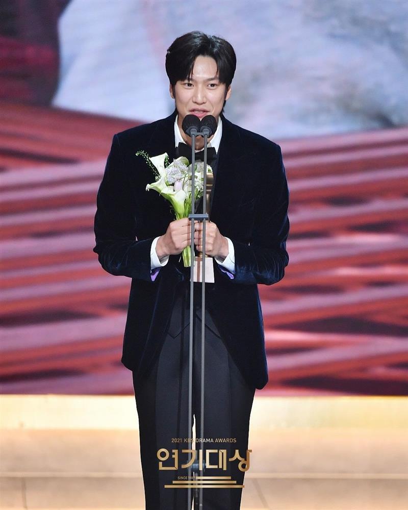 Na In Woo ngôi sao mới nổi đi lên từ kiếp kép phụ, suýt làm idol nổi tiếng-7