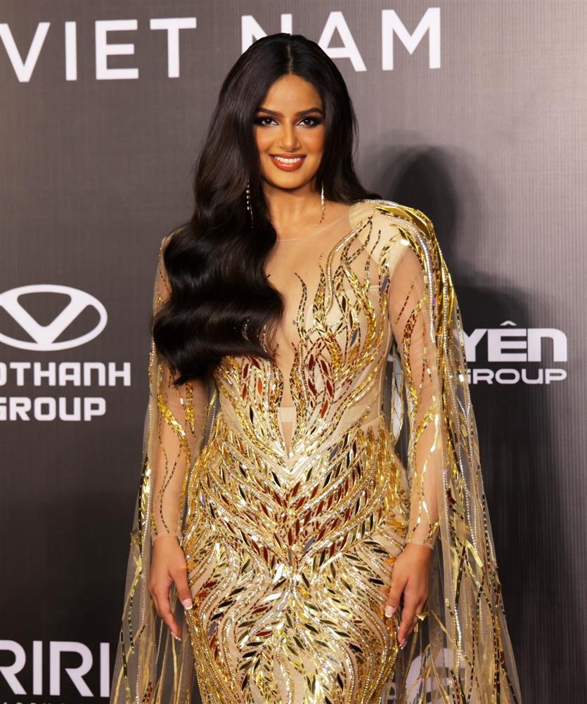 Hà Anh mặc phản cảm, 9 giám khảo còn lại ra sao?-15