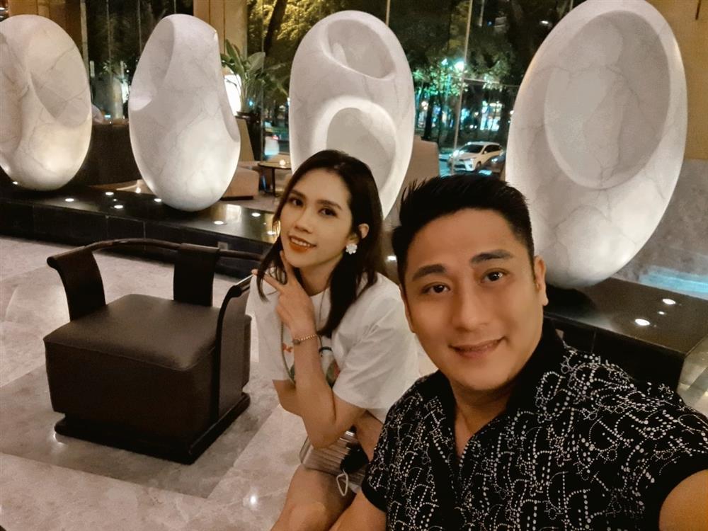 Tin showbiz Việt ngày 26/6: Minh Tiệp trao vương miện hoa hậu cho vợ-2