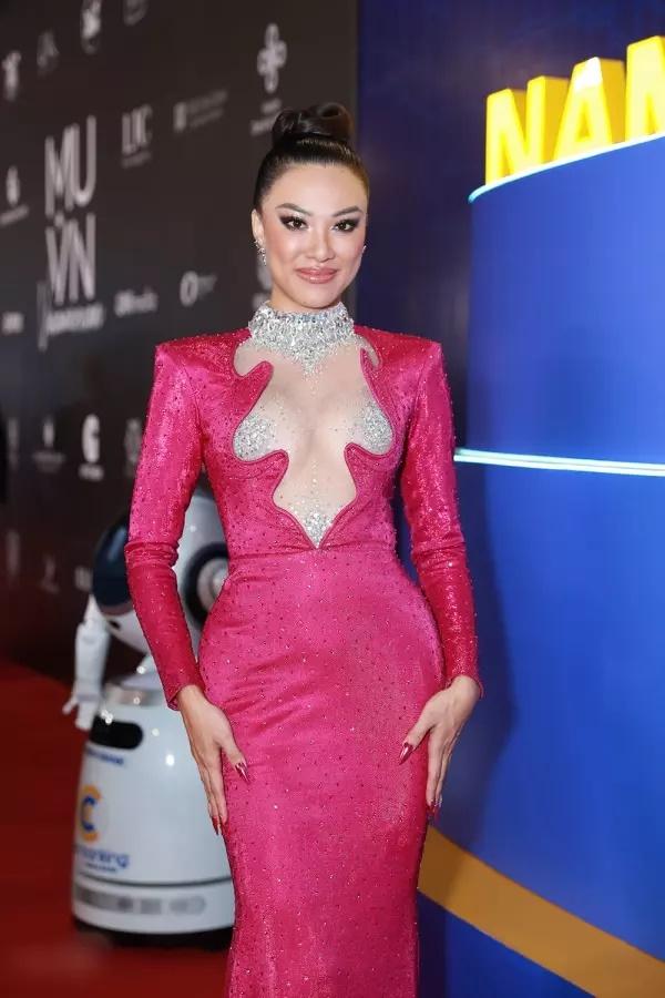 Kim Duyên lại vướng nghi vấn mặc váy nhái khiến netizen ngán ngẩm-4