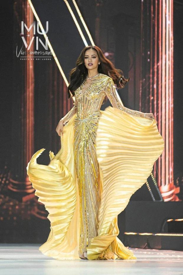 Chiếc váy báo hiệu Ngọc Châu sẽ đăng quang Hoa hậu Hoàn vũ VN-6