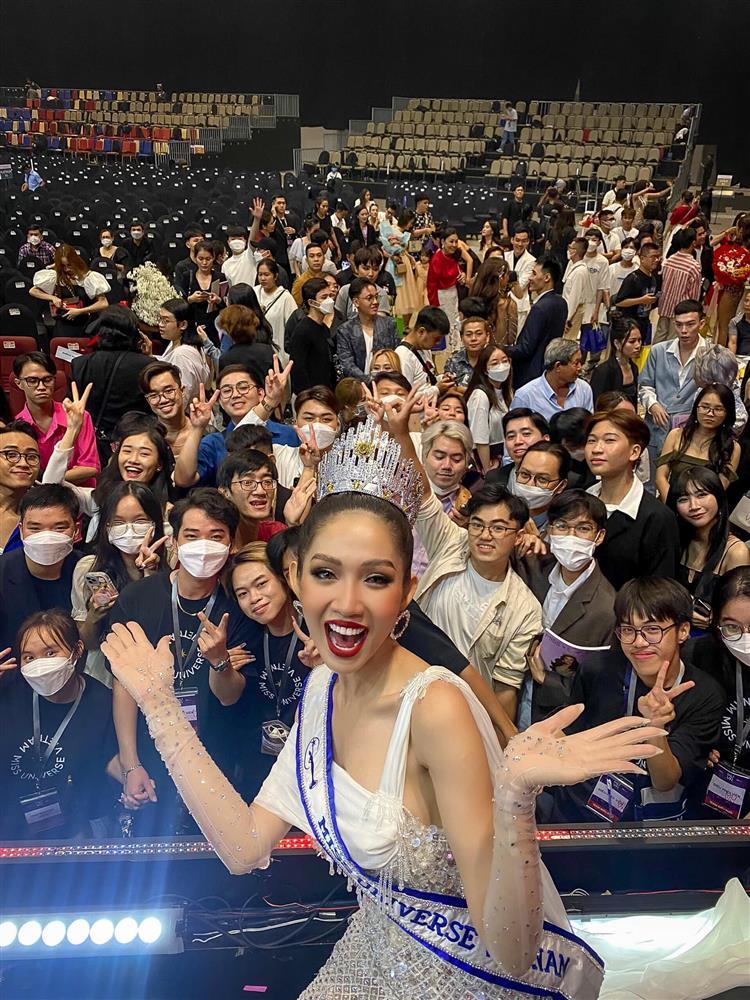 Đỗ Nhật Hà được trao vương miện giống Ngọc Châu, chuyện gì đây?-4