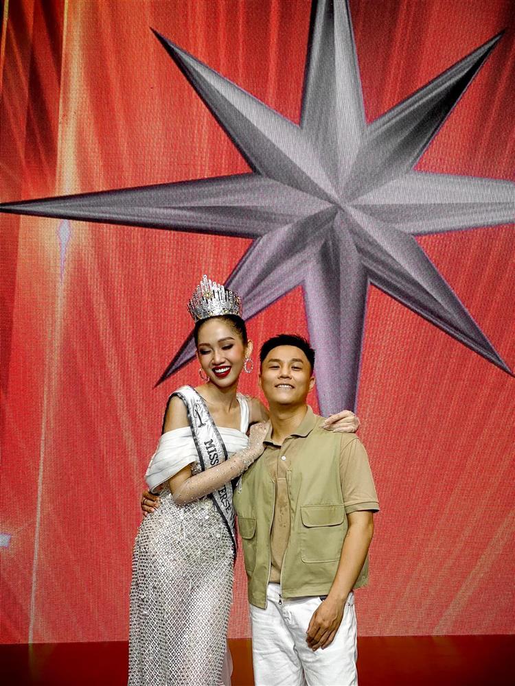 Đỗ Nhật Hà được trao vương miện giống Ngọc Châu, chuyện gì đây?-5