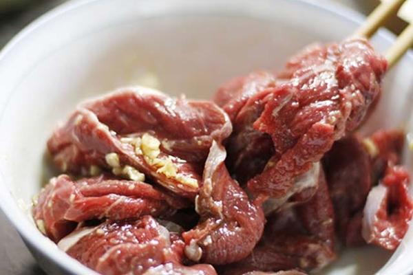 Vì sao nhà giàu thường rắc muối vào khe cửa?-3