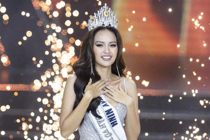 Vì sao Ngọc Châu đăng quang Hoa hậu Hoàn vũ Việt Nam ở tuổi 28?-9