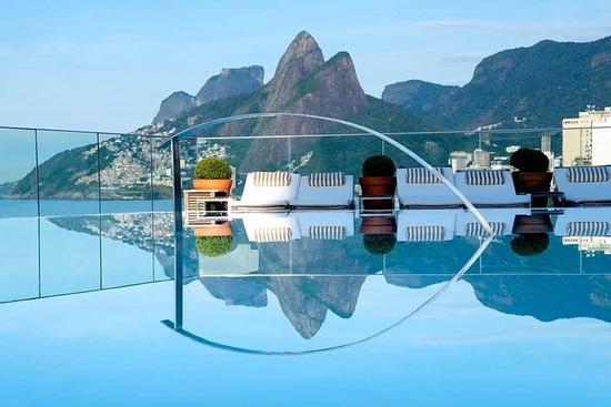 8 hồ bơi trên sân thượng ấn tượng nhất thế giới