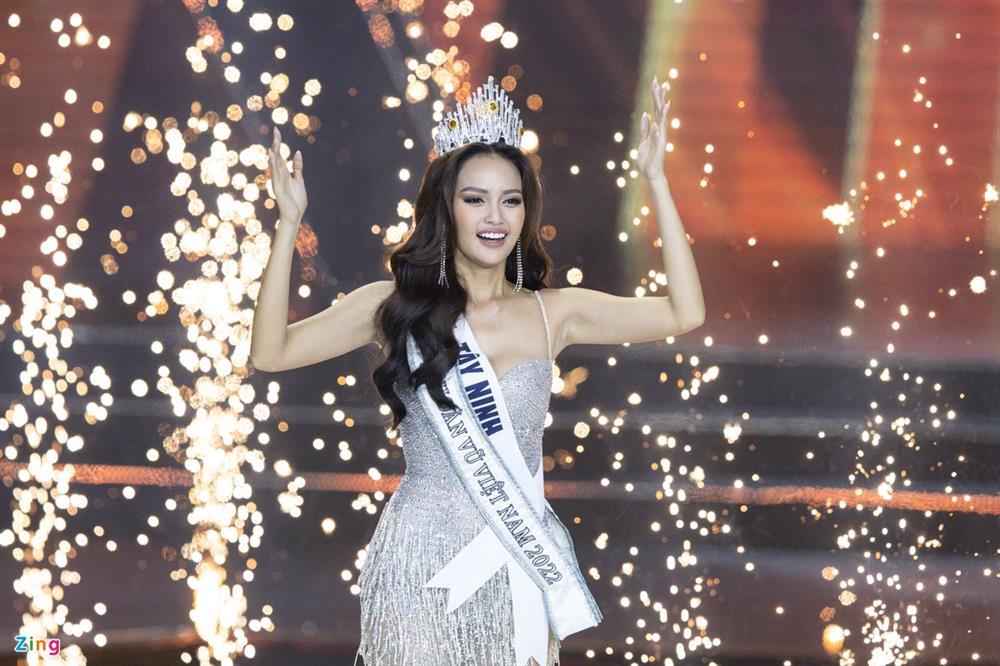Vì sao Ngọc Châu đăng quang Hoa hậu Hoàn vũ Việt Nam ở tuổi 28?-2