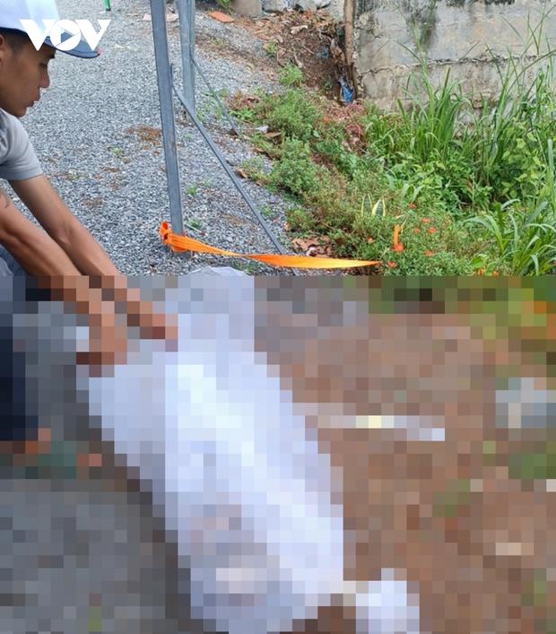 Phát hiện thi thể bé trai 1 tháng tuổi dưới kênh nước Bình Dương-1