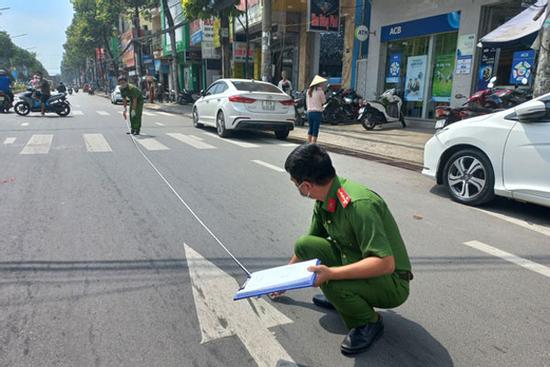 Một thanh niên bị bắn chết khi đang chạy xe trên phố