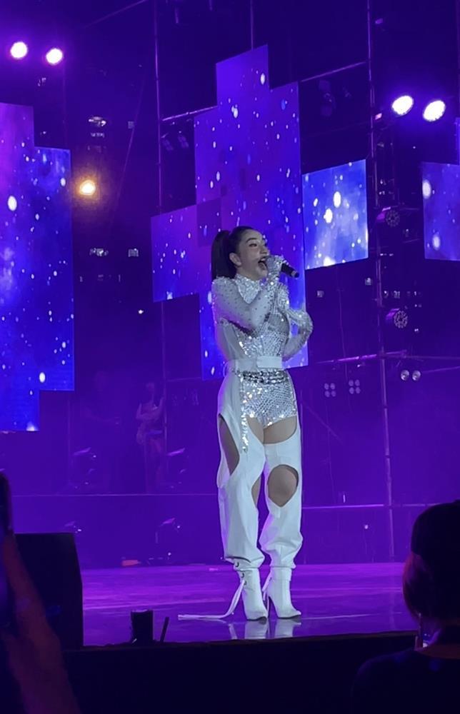 Bảo Thy lộ nhan sắc thật qua camera thường lạ lắm à nghen-3