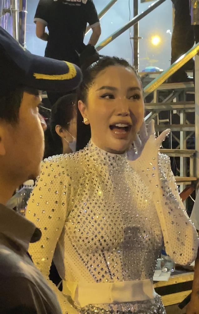 Bảo Thy lộ nhan sắc thật qua camera thường lạ lắm à nghen-1