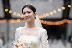 Jang Nara: 'Tôi sẽ là người vợ thật đảm đang'
