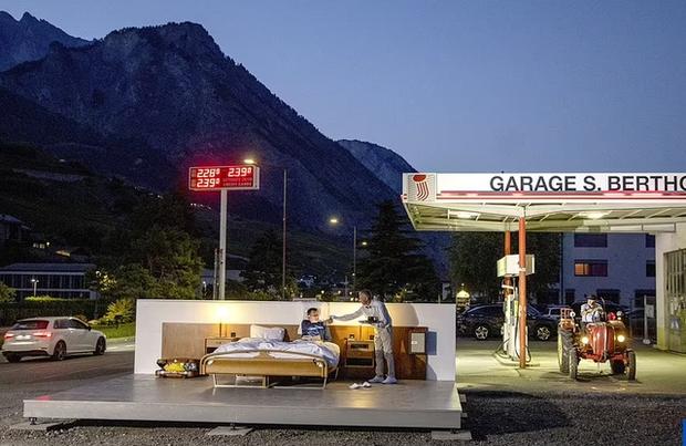 Khách sạn ngàn sao bên cạnh cây xăng độc nhất vô nhị ở Thụy Sĩ-1