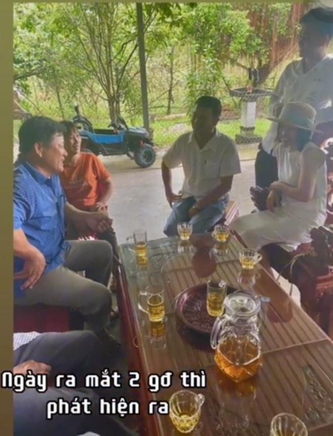 Đi hỏi cưới cho con, 2 người bố vỡ òa khi nhận ra danh tính sui gia-1