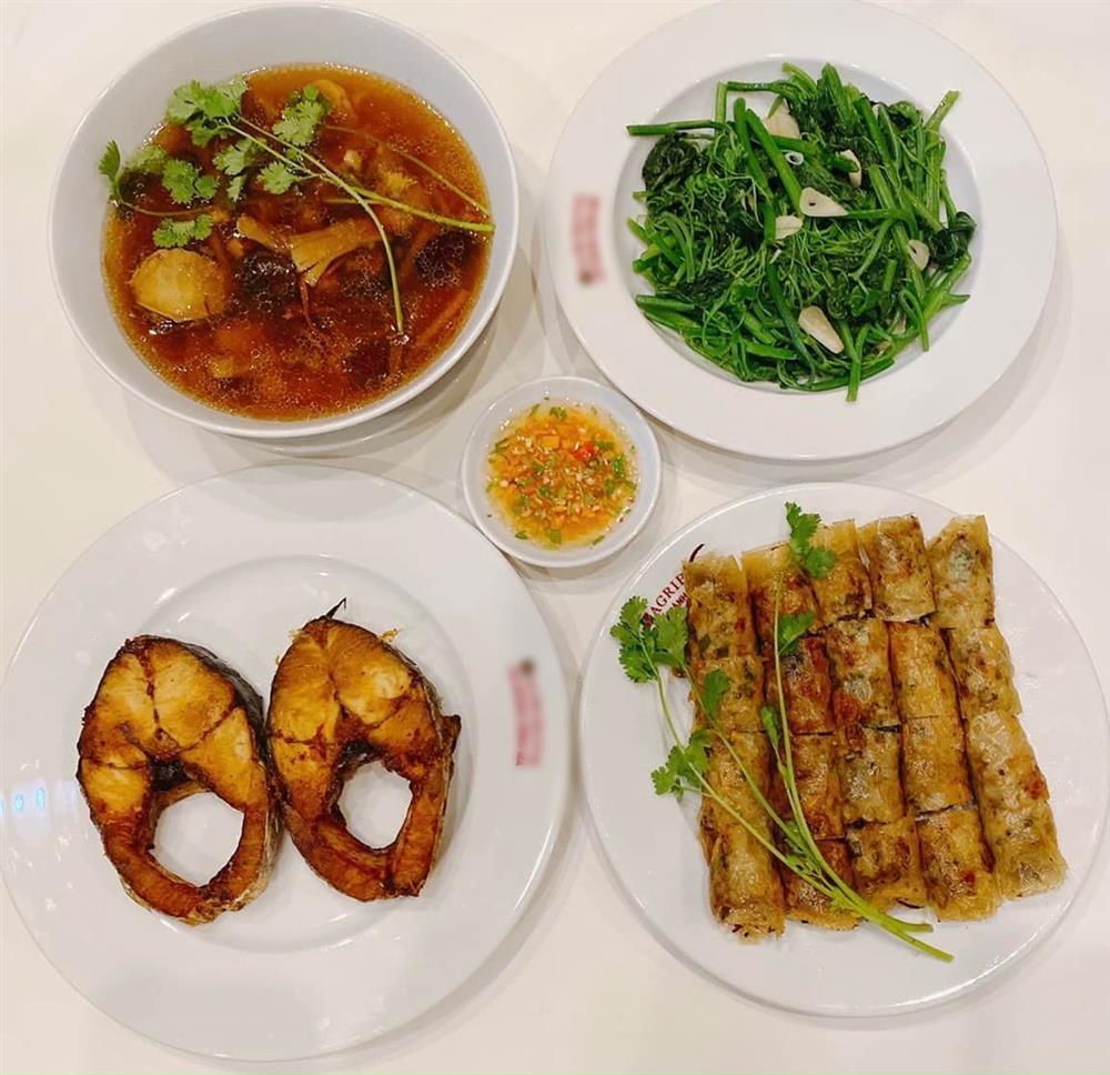 Loạt mâm cơm 4 người tươm tất, bữa nào bữa nấy đầy ụ món ngon-3