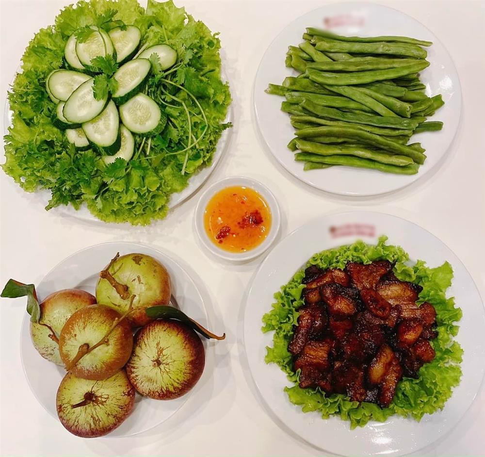 Loạt mâm cơm 4 người tươm tất, bữa nào bữa nấy đầy ụ món ngon-7