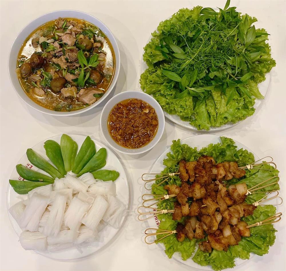 Loạt mâm cơm 4 người tươm tất, bữa nào bữa nấy đầy ụ món ngon-10