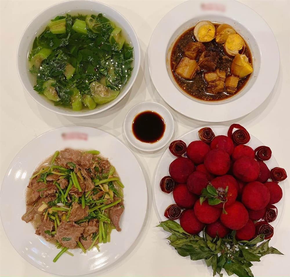 Loạt mâm cơm 4 người tươm tất, bữa nào bữa nấy đầy ụ món ngon-11