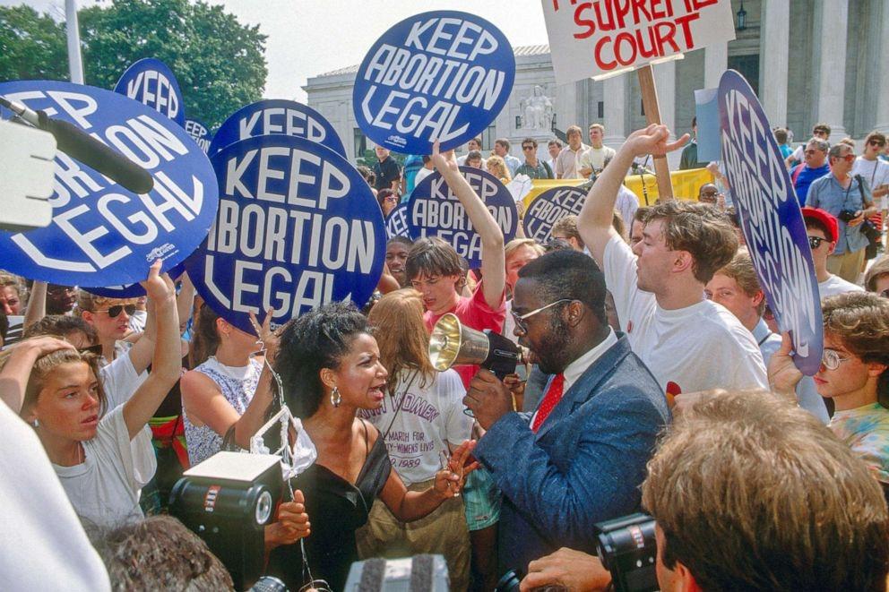 Phán quyết lịch sử về luật cấm phá thai rung chuyển nước Mỹ-13