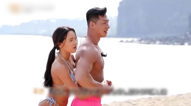 Gameshow hẹn hò tiếp tục tung clip nóng mắt bất chấp tranh cãi-4