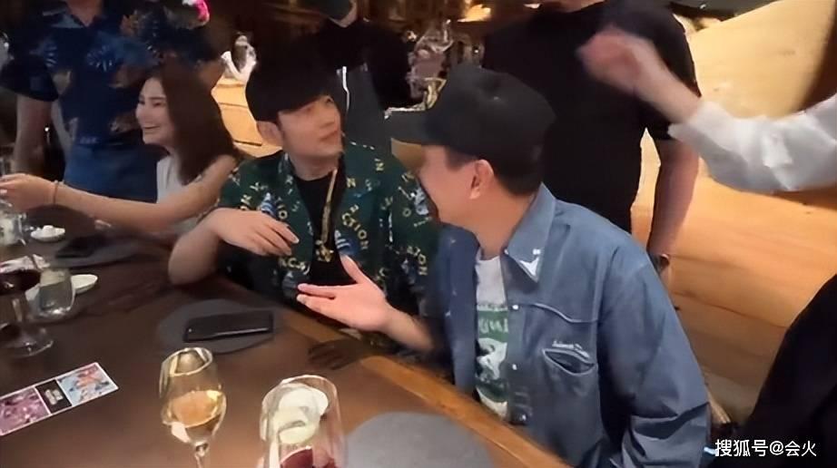 Vợ chồng Từ Hy Viên gặp Châu Kiệt Luân trong tiệc toàn sao-2