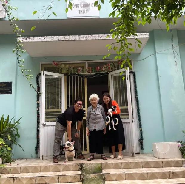 Chàng Tây cưa đổ bác sĩ xinh đẹp sau 24 giờ nhờ yêu thú cưng-3