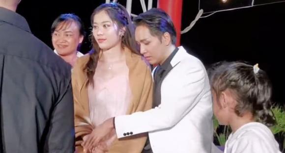 Dân mạng khen Nam Em và Bạch Công Khanh có tướng phu thê-6