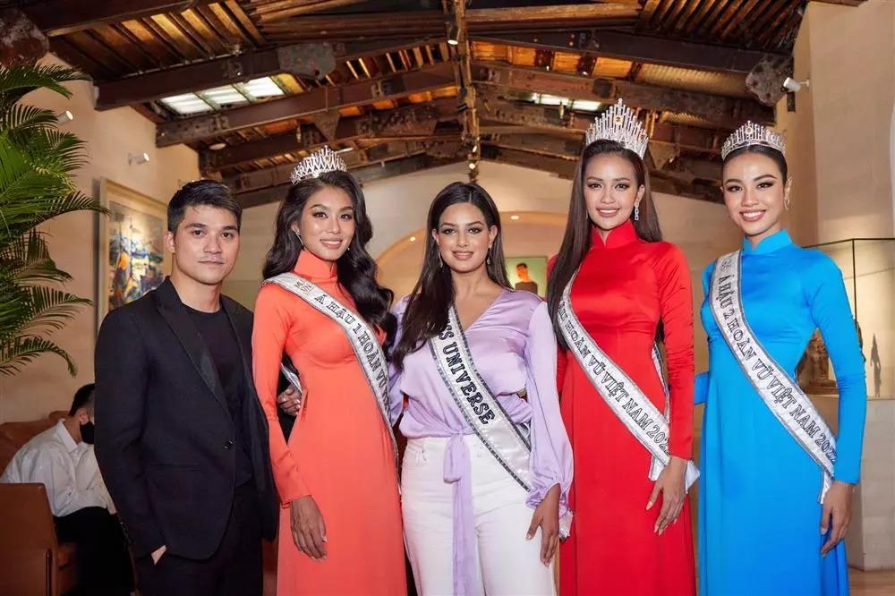 Netizen đòi giải cứu Top 3 Miss Universe VN vì trang phục sến súa-17