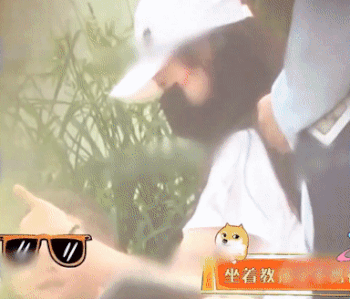 Quý tử Triệu Lệ Dĩnh xuất hiện công khai, được khen giống mẹ-5