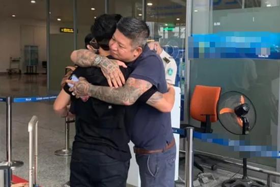 Người đại diện lên tiếng cáo buộc thu phí tiền lương Quang Hải