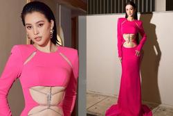Jun Vũ nóng bỏng diện lại váy xẻ chân ngực của Tiểu Vy