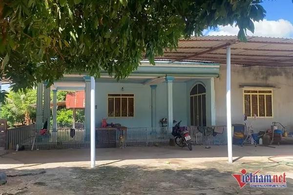 Chị Nguyễn Kim Ngọc - chị gái Ngọc Châu chia sẻ: "Nhà khu nông thôn vậy thì được rồi. Mẹ nói nhà vẫn còn ở được, sửa chi tốn kém. Để tiền đó lại muốn làm gì con làm, hoặc phòng thân. Khi nào nhà xập xệ quá hãy sửa".