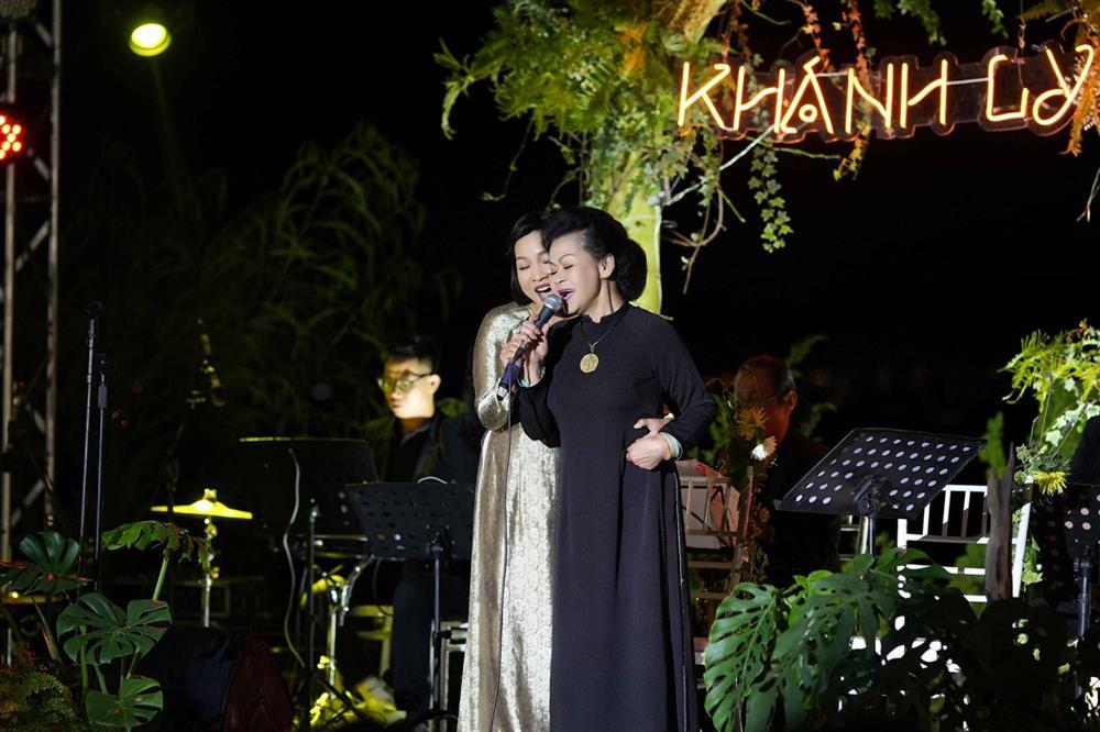 Dân mạng tranh cãi màn song ca Diva Mỹ Linh - danh ca Khánh Ly-2