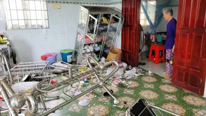 Hơn 10 người đập phá tài sản nhà cụ bà 78 tuổi-1