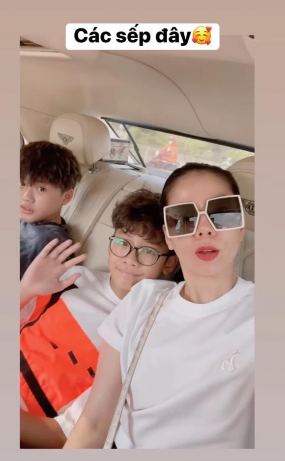 Con trai Lệ Quyên được mẹ sắm đồ hiệu, toàn chọn trúng món đắt nhất-3