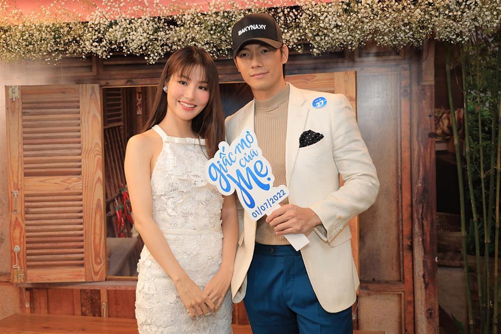 Diễm My 9x ôm Nhan Phúc Vinh, lên tiếng về tin đồn hẹn hò-2