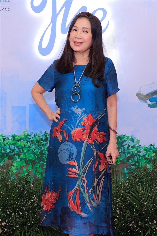 Diễm My 9x ôm Nhan Phúc Vinh, lên tiếng về tin đồn hẹn hò-10