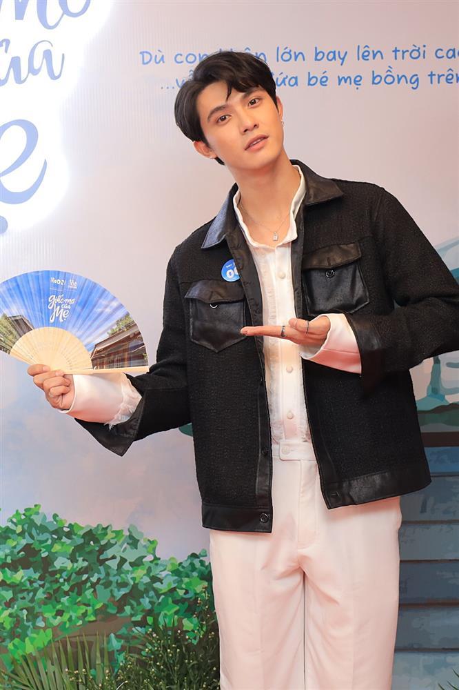 Diễm My 9x ôm Nhan Phúc Vinh, lên tiếng về tin đồn hẹn hò-12