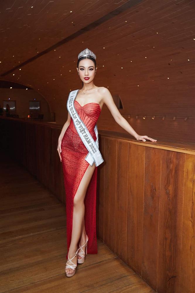 Sau Hà Anh, Top 3 Miss Universe Vietnam 2022 rủ nhau mặc tàng hình-9