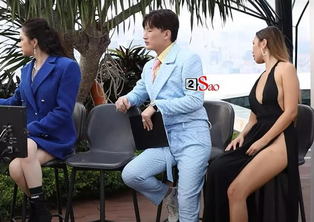 Hà Anh 5 lần 7 lượt mặc phản cảm, từng bị cấm diễn 3 tháng-6