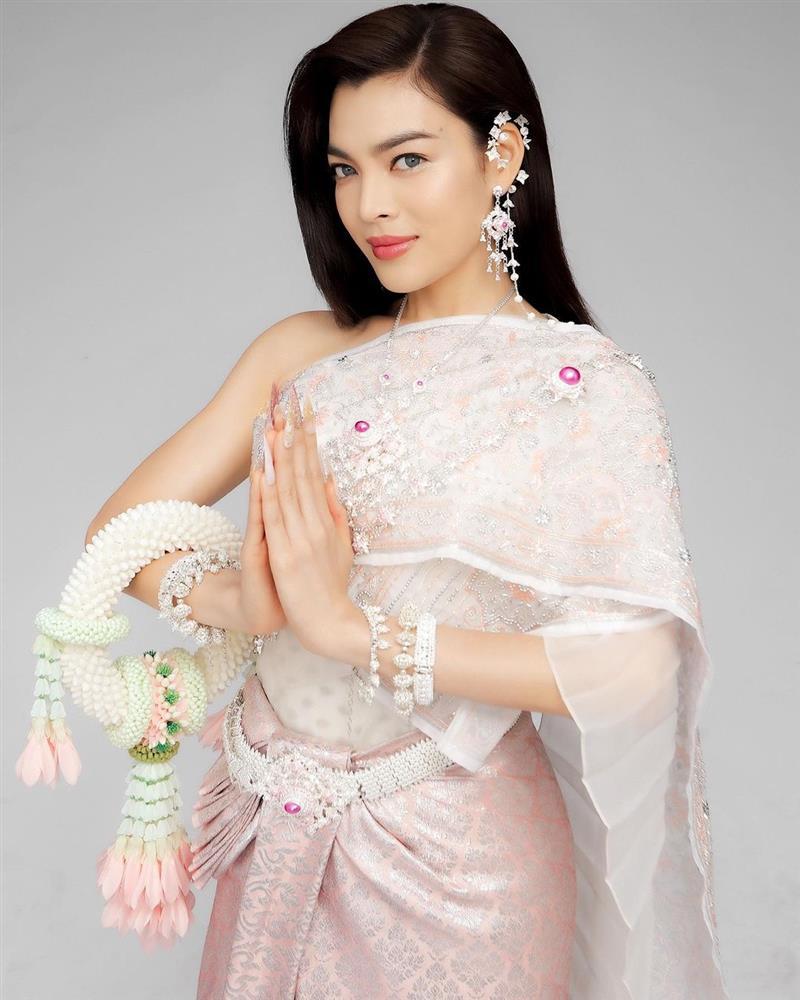 Trân Đài hóa gái Thái nhưng bị photoshop mắt đen sì ám ảnh?-1