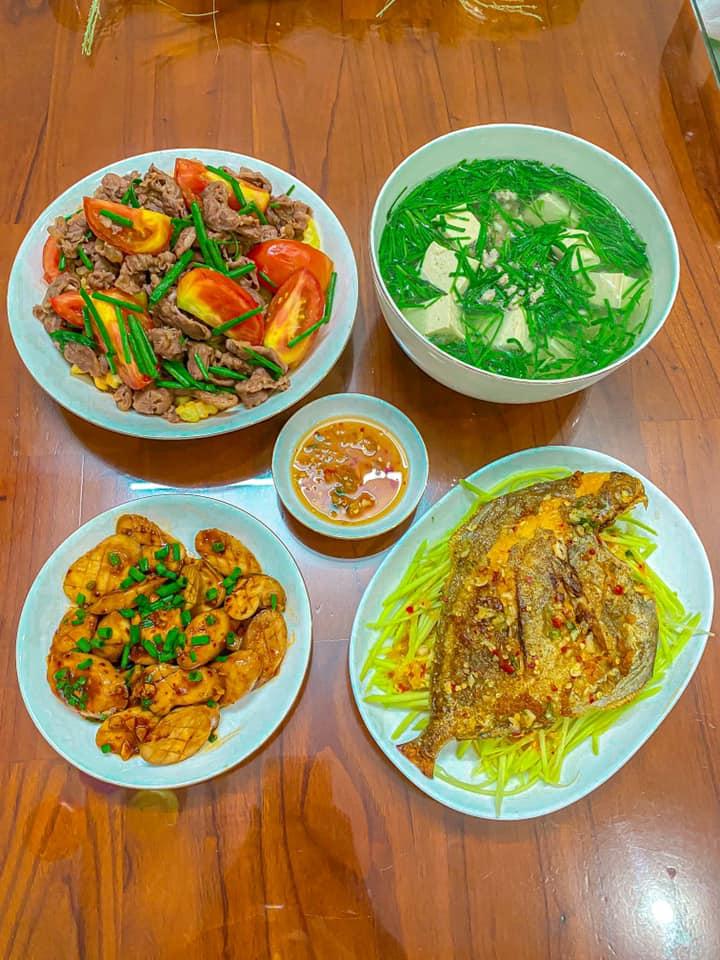 Loạt mâm cơm nấu vội thế mà vừa thơm ngon lại cực kỳ đẹp mắt-7