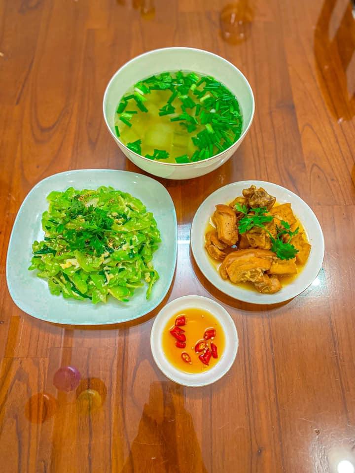 Loạt mâm cơm nấu vội thế mà vừa thơm ngon lại cực kỳ đẹp mắt-8