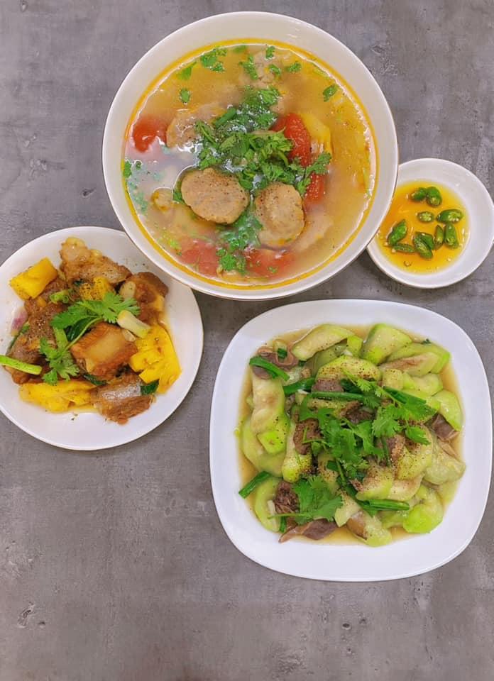 Loạt mâm cơm nấu vội thế mà vừa thơm ngon lại cực kỳ đẹp mắt-12